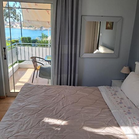 Top Floor On Villa, 3' From Center, By The Sea! Host Is Efi Kwsta Preveza Buitenkant foto