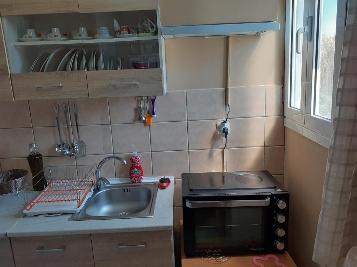 Top Floor On Villa, 3' From Center, By The Sea! Host Is Efi Kwsta Preveza Buitenkant foto