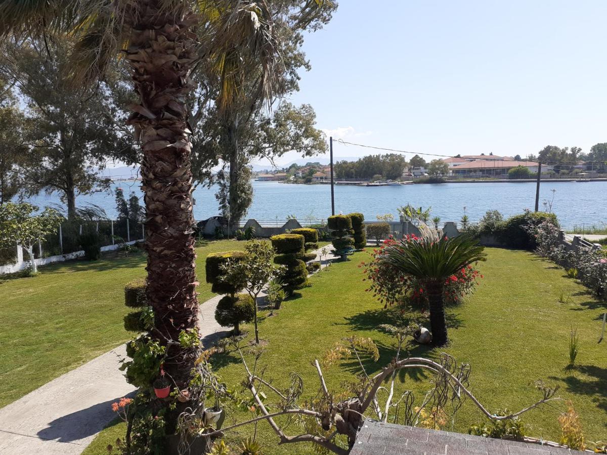 Top Floor On Villa, 3' From Center, By The Sea! Host Is Efi Kwsta Preveza Buitenkant foto