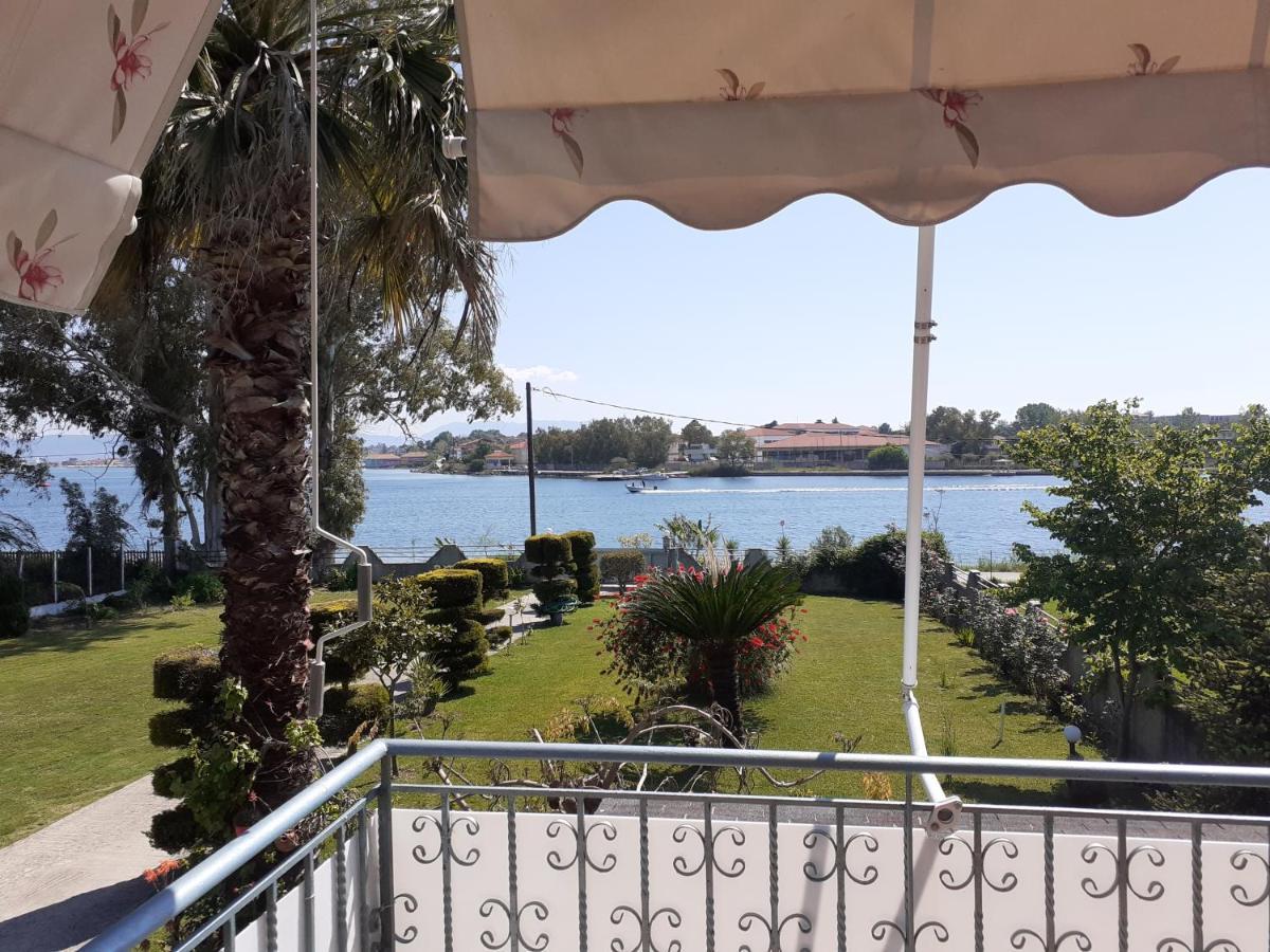 Top Floor On Villa, 3' From Center, By The Sea! Host Is Efi Kwsta Preveza Buitenkant foto