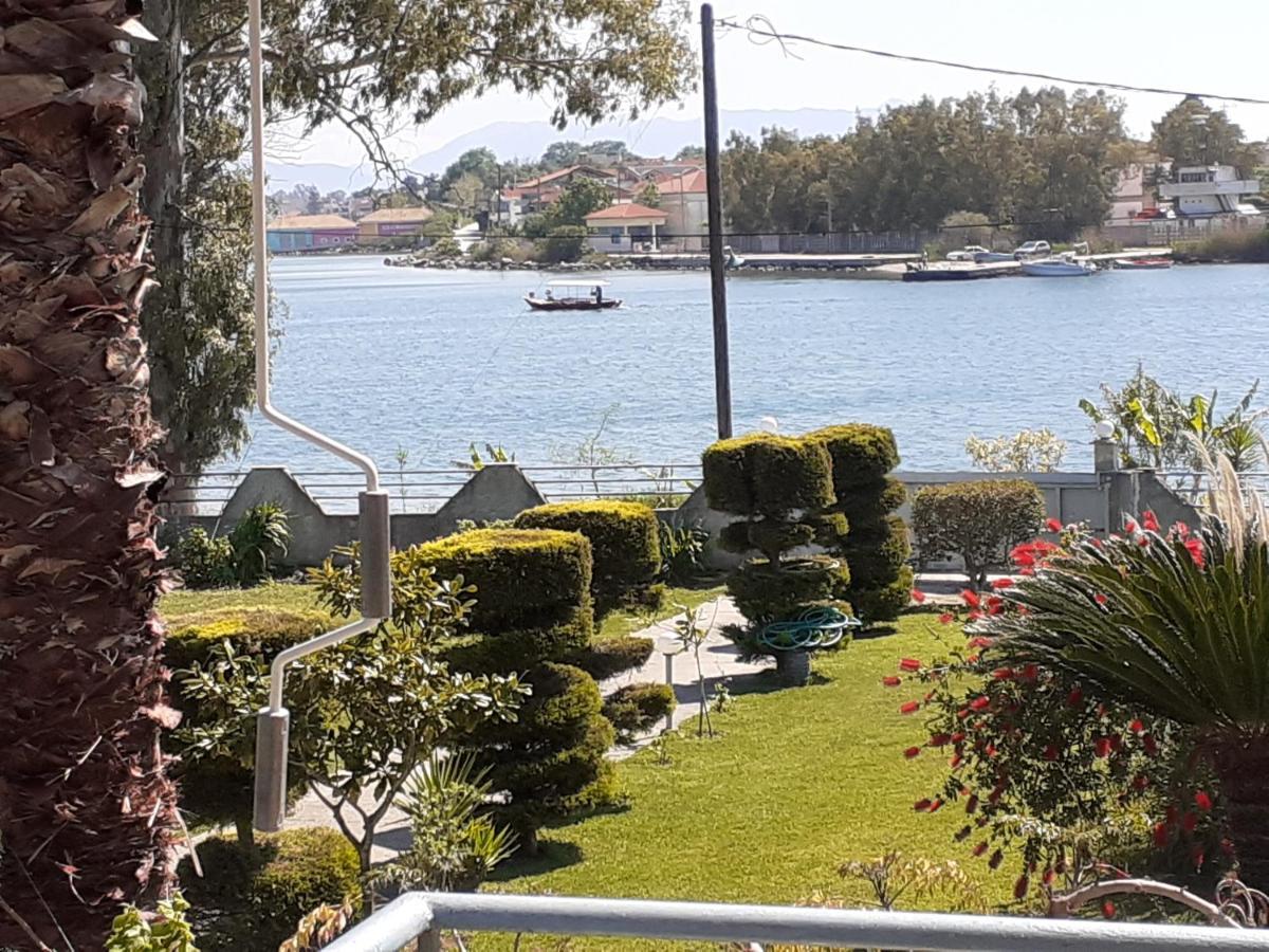 Top Floor On Villa, 3' From Center, By The Sea! Host Is Efi Kwsta Preveza Buitenkant foto