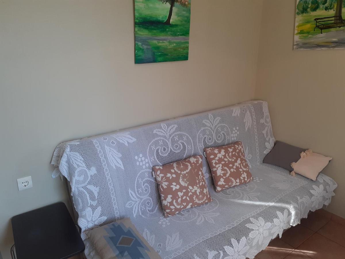 Top Floor On Villa, 3' From Center, By The Sea! Host Is Efi Kwsta Preveza Buitenkant foto