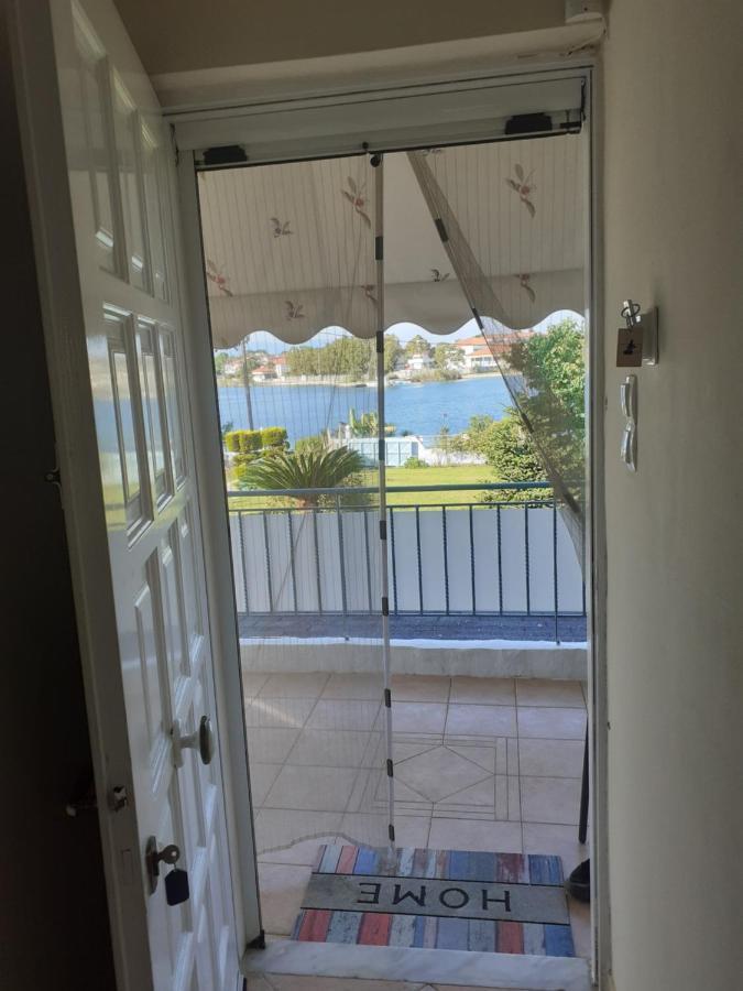 Top Floor On Villa, 3' From Center, By The Sea! Host Is Efi Kwsta Preveza Buitenkant foto