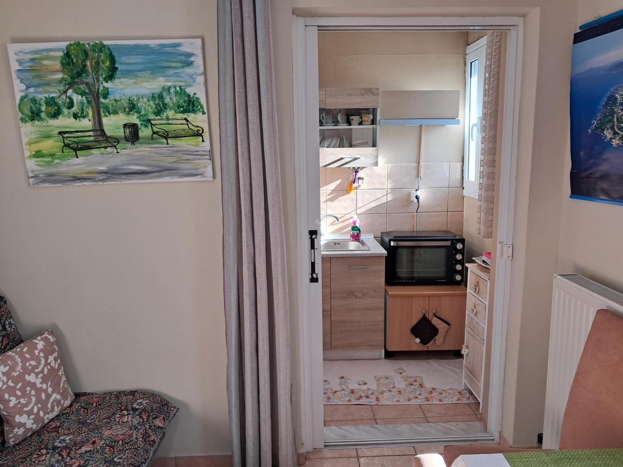 Top Floor On Villa, 3' From Center, By The Sea! Host Is Efi Kwsta Preveza Buitenkant foto