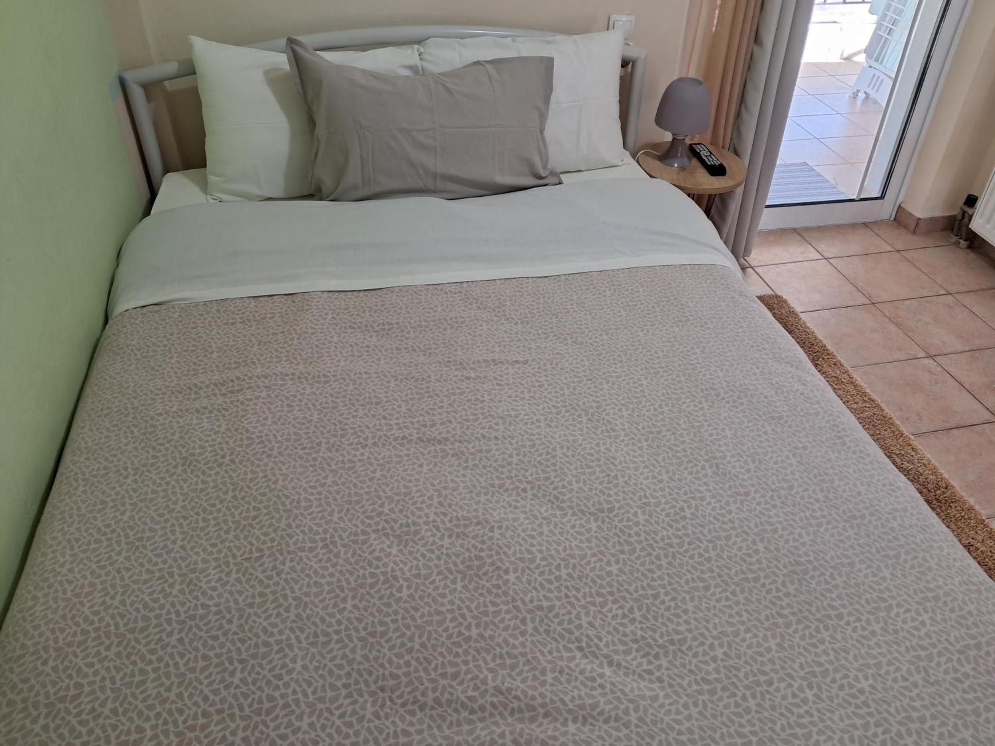 Top Floor On Villa, 3' From Center, By The Sea! Host Is Efi Kwsta Preveza Buitenkant foto