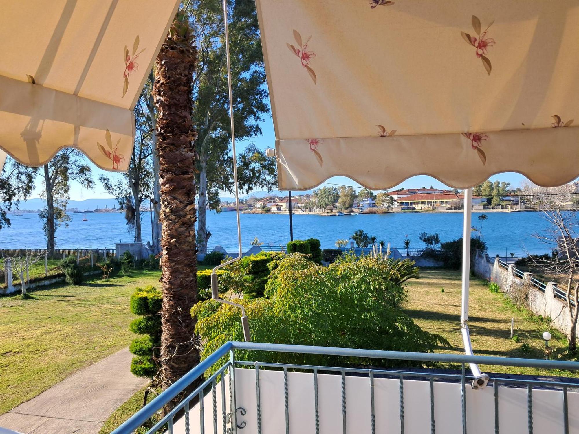 Top Floor On Villa, 3' From Center, By The Sea! Host Is Efi Kwsta Preveza Buitenkant foto