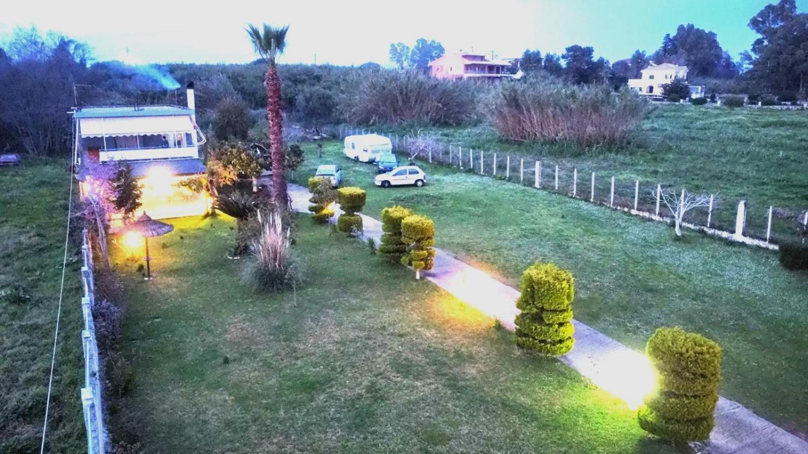 Top Floor On Villa, 3' From Center, By The Sea! Host Is Efi Kwsta Preveza Buitenkant foto