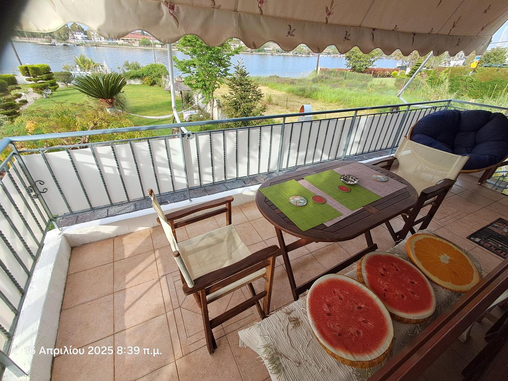 Top Floor On Villa, 3' From Center, By The Sea! Host Is Efi Kwsta Preveza Buitenkant foto